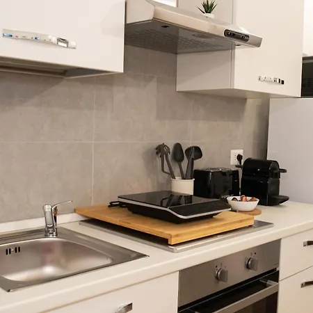 Isonzo House * Бари